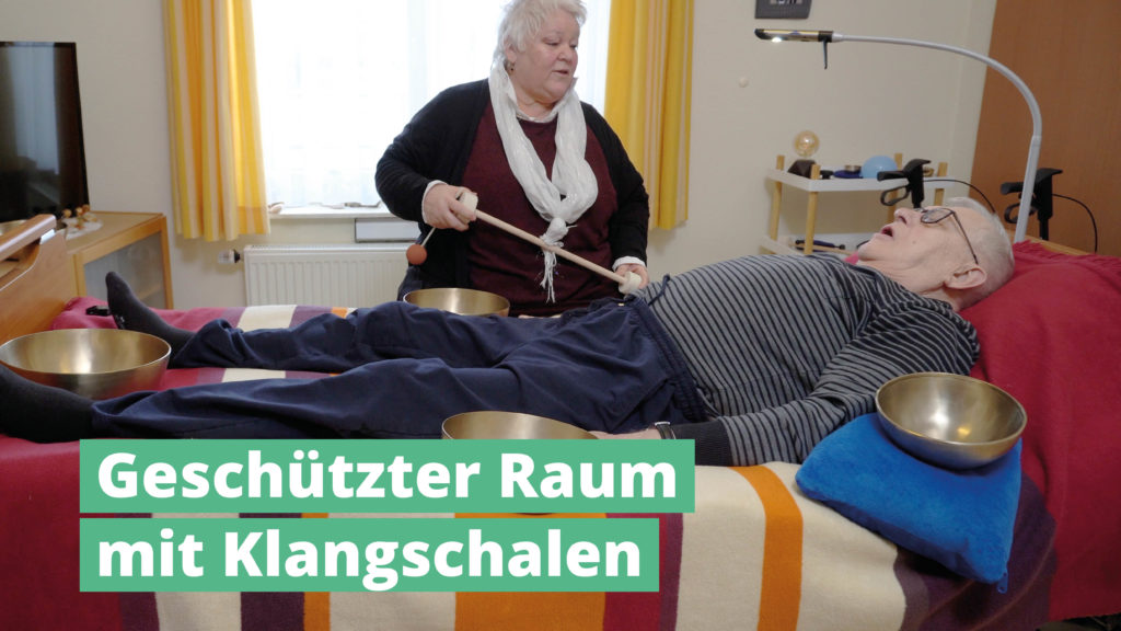 Geschützter Raum mit PeterHess Klangschalen Wir Sind Altenpflege