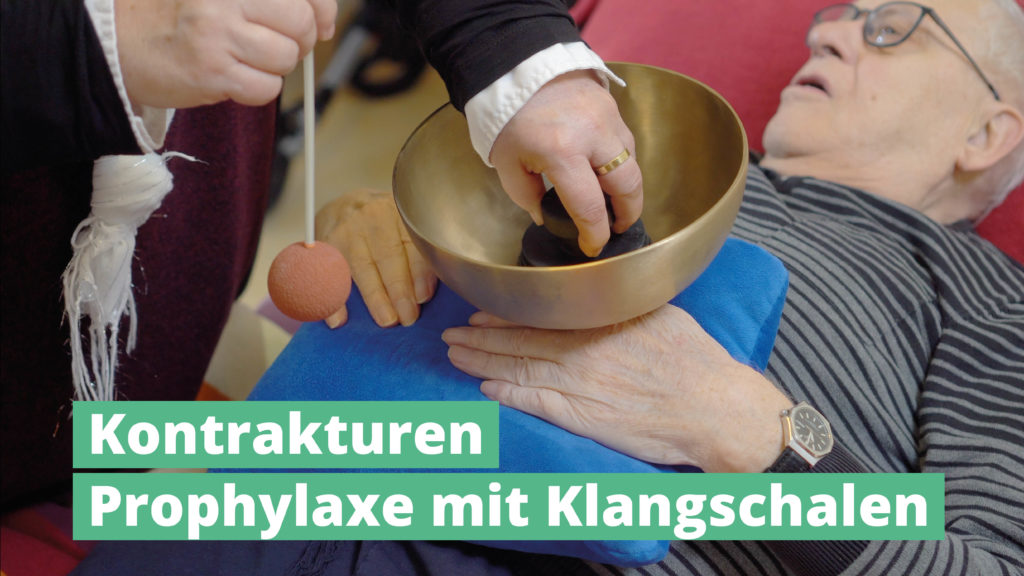 Kontrakturen Prophylaxe mit PeterHess Klangschalen Wir Sind Altenpflege