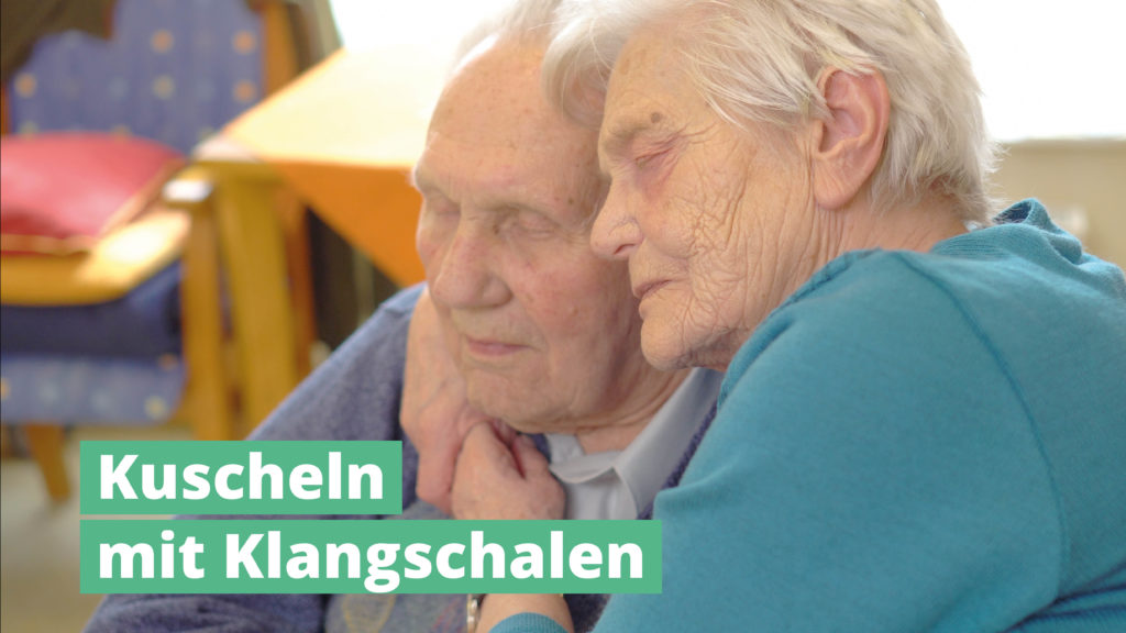 Kuscheln mit PeterHess Klangschalen Wir Sind Altenpflege